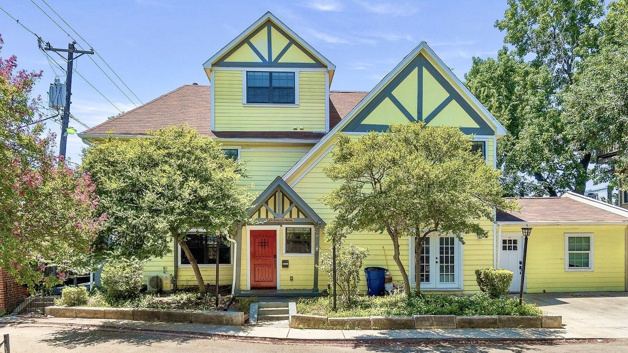 Photo of Outdoor in Oak Lawn