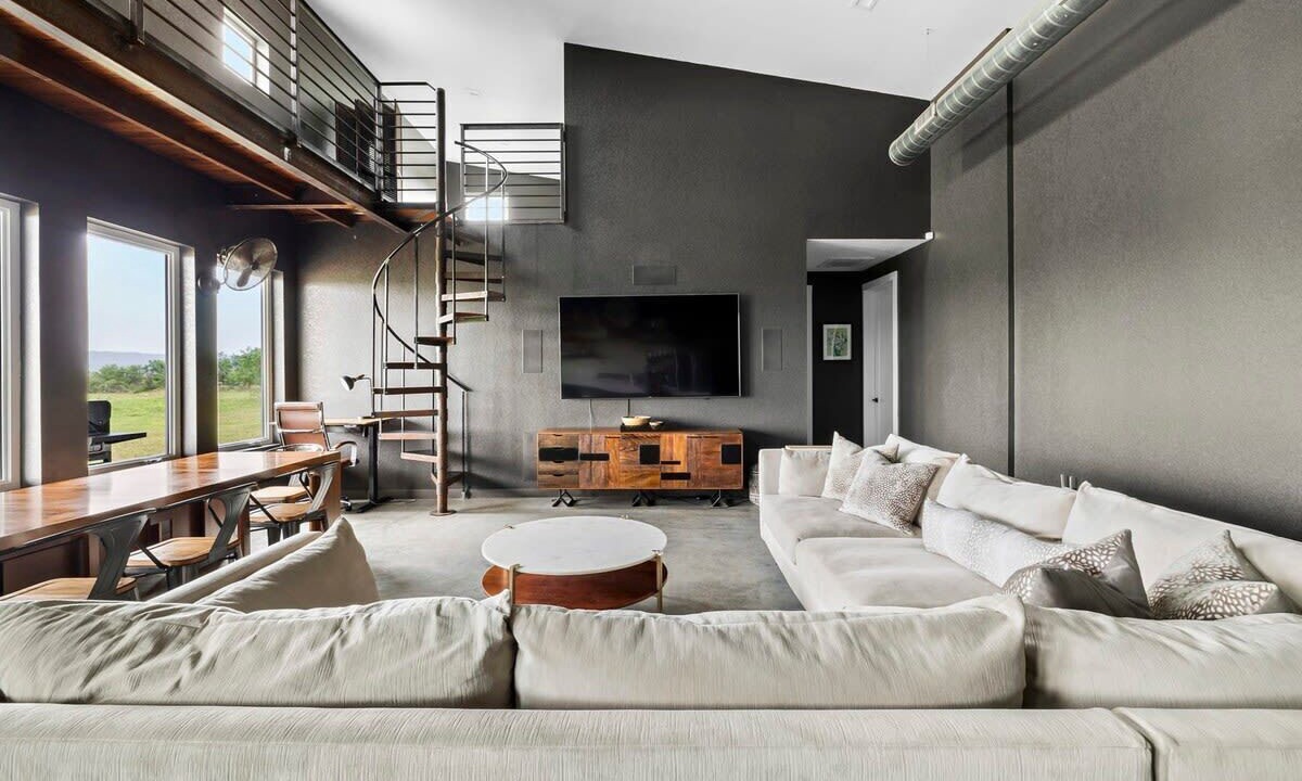 Photo of Livingroom in Fredericksburg