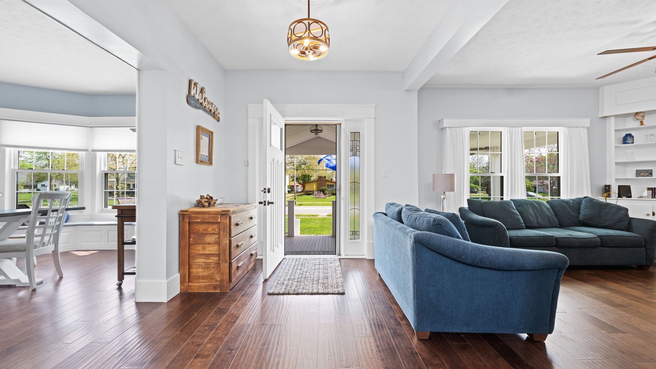 Photo of Livingroom in Lorain