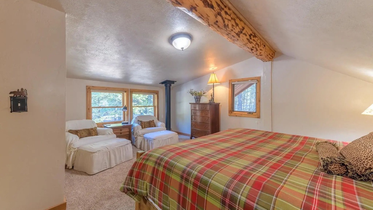 Photo of Bedroom in Eureka