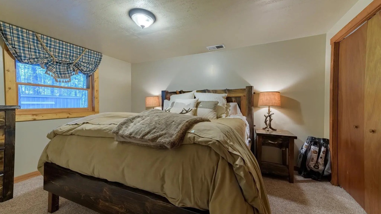 Photo of Bedroom in Eureka