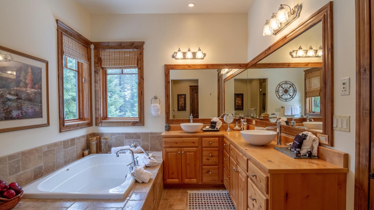Photo of Bathroom in Tamarack Resort