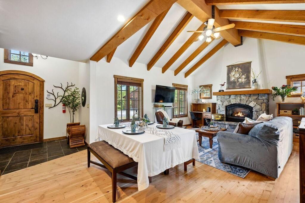 Photo of Livingroom in Tamarack
