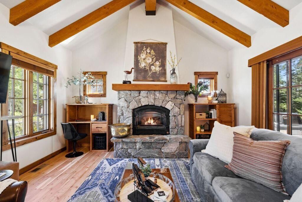 Photo of Livingroom in Tamarack