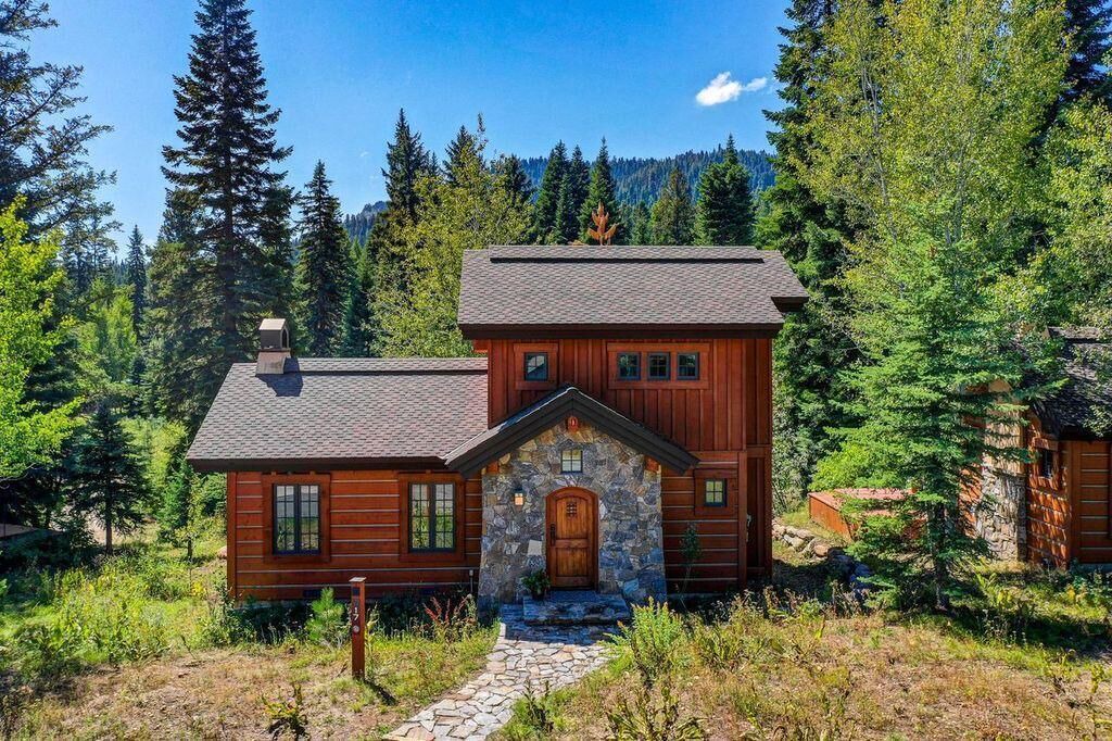 Photo of Outdoor in Tamarack