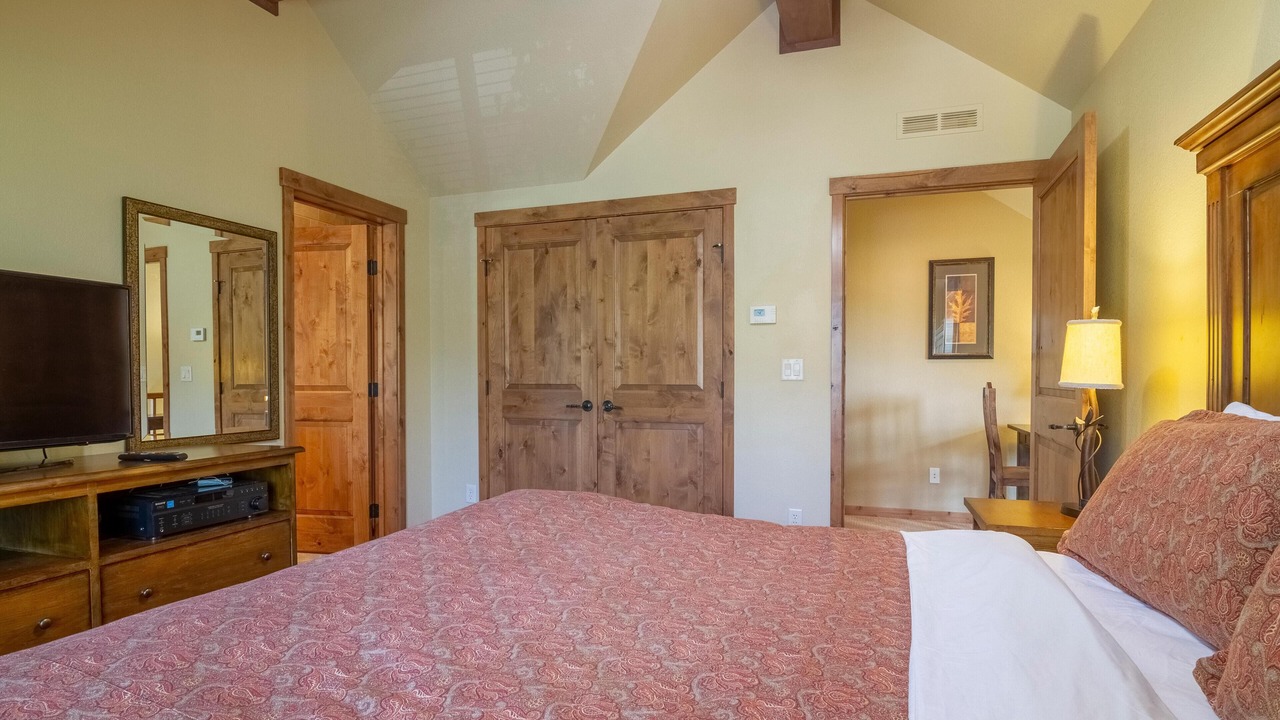 Photo of Bedroom in Tamarack Resort