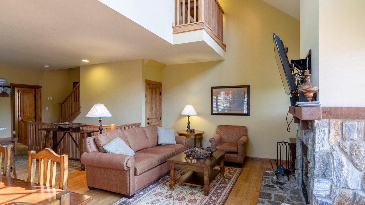 Photo of Livingroom in Tamarack Resort