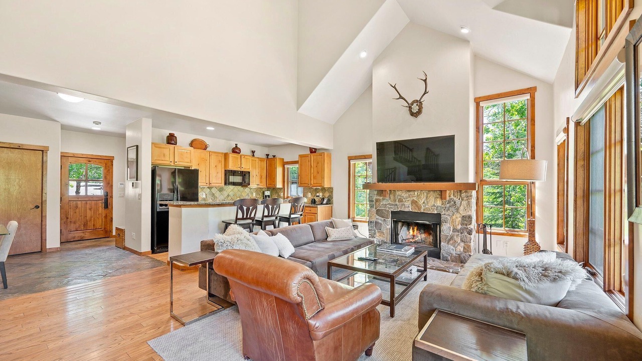 Photo of Livingroom in Tamarack Resort