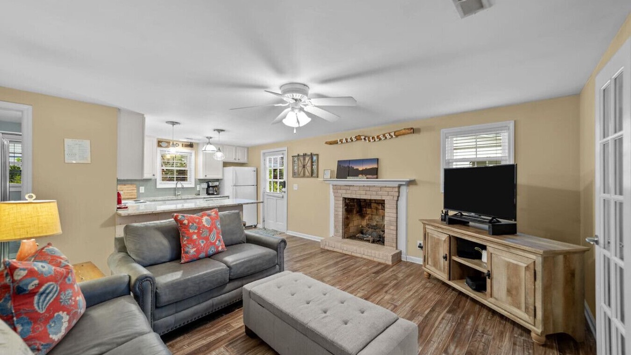 Photo of Livingroom in Albemarle