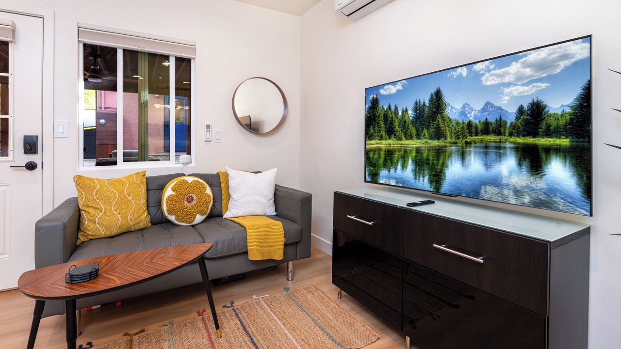 Photo of Livingroom in Pico - Robertson