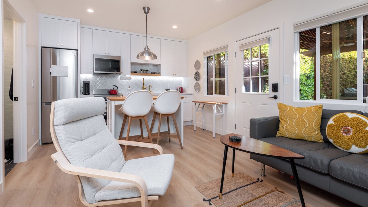 Photo of Livingroom in Pico - Robertson
