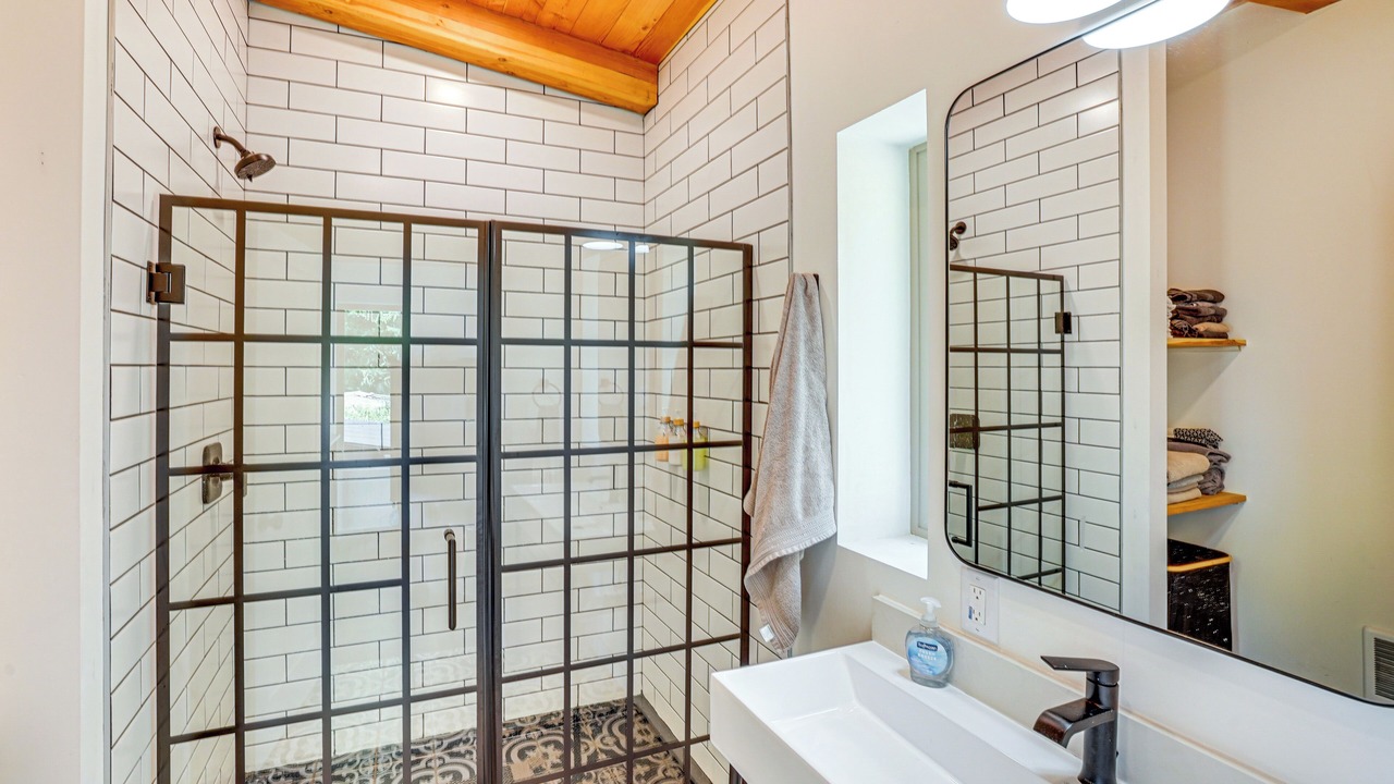 Photo of Bathroom in Worley