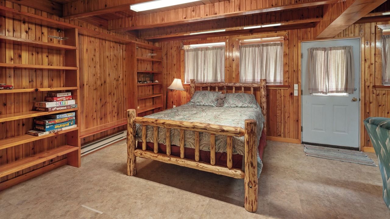 Photo of Bedroom in Martin City