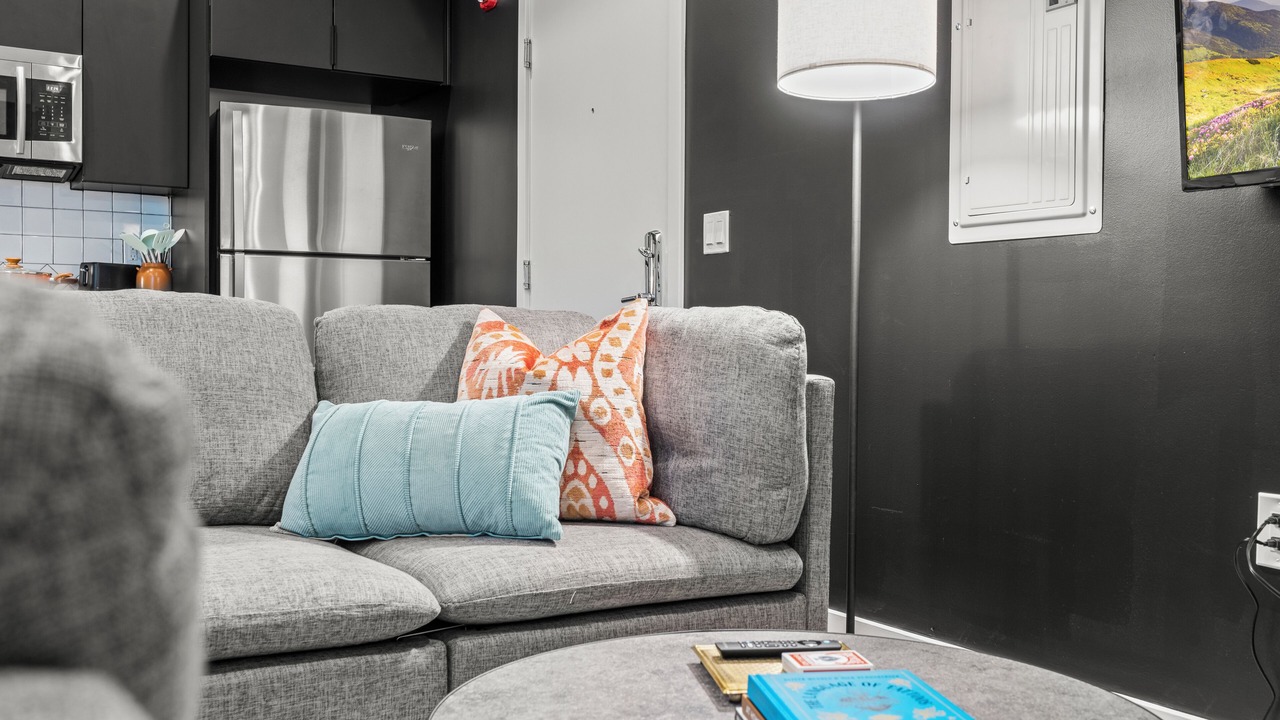 Photo of Livingroom in West Poplar
