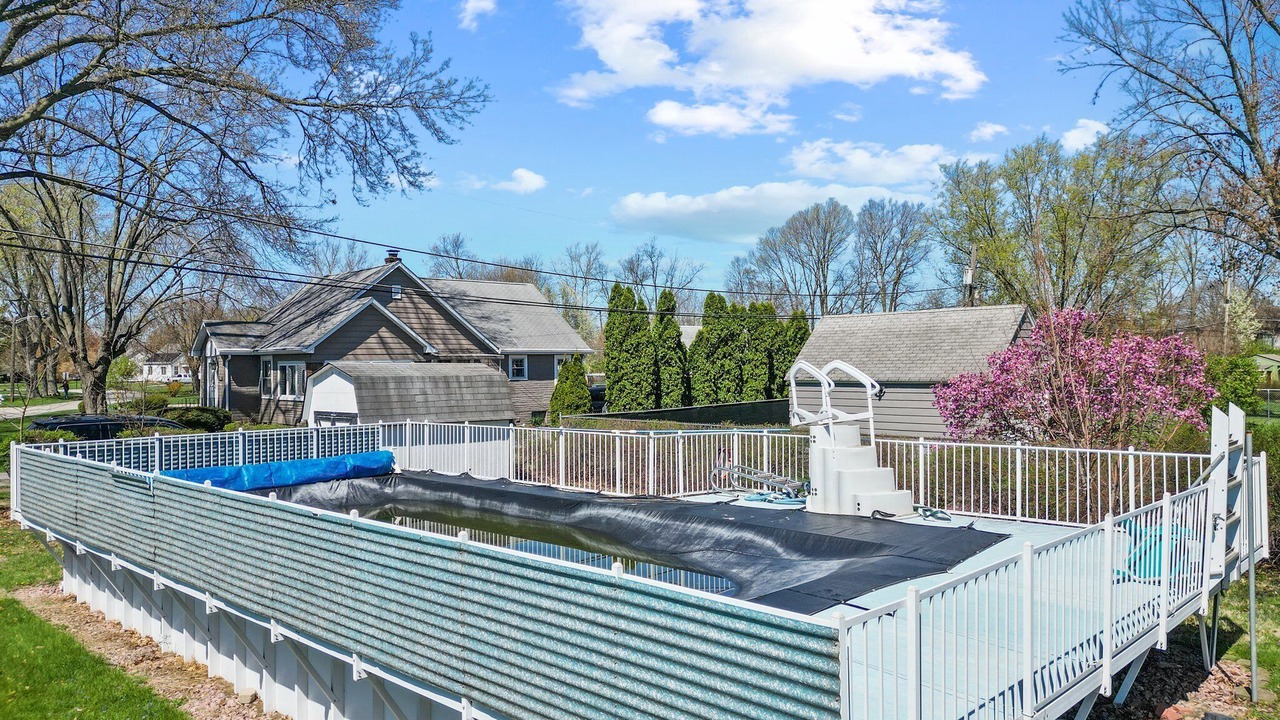 Photo of Outdoor in Speedway