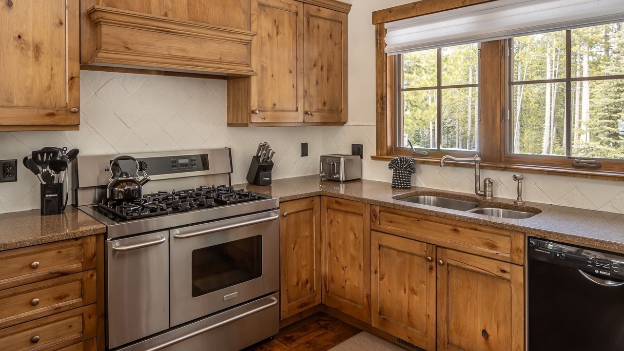 Photo of Kitchen in Spanish Peaks