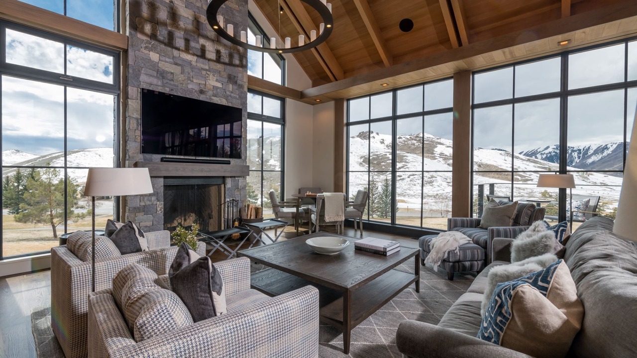 Photo of Livingroom in Elkhorn Village
