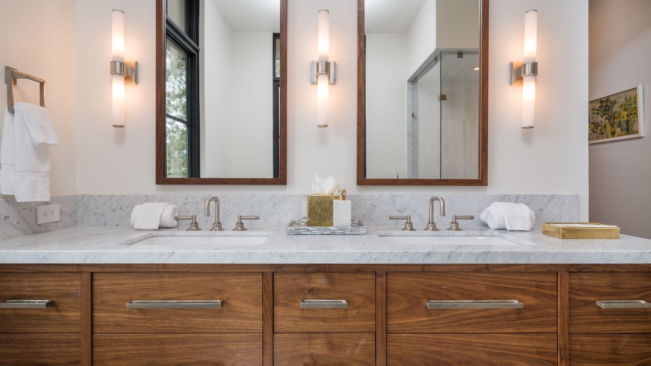 Photo of Bathroom in Elkhorn Village