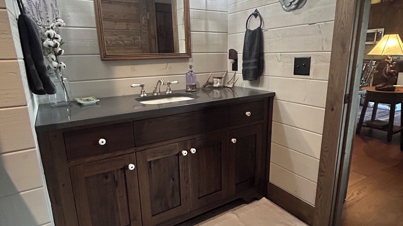 Photo of Bathroom in Gardiner