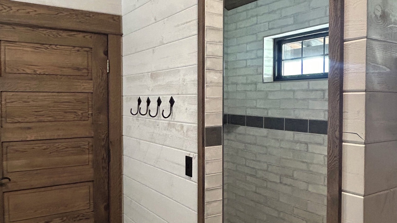 Photo of Bathroom in Gardiner