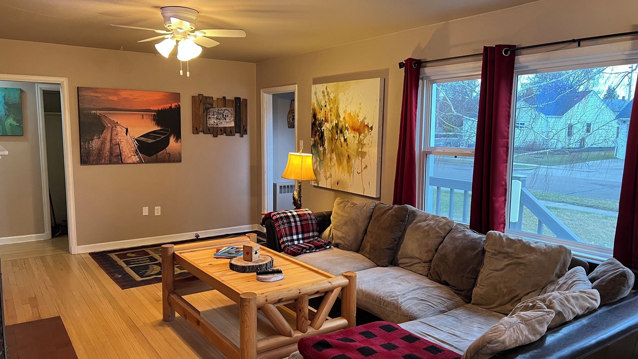 Photo of Livingroom in Riverdale