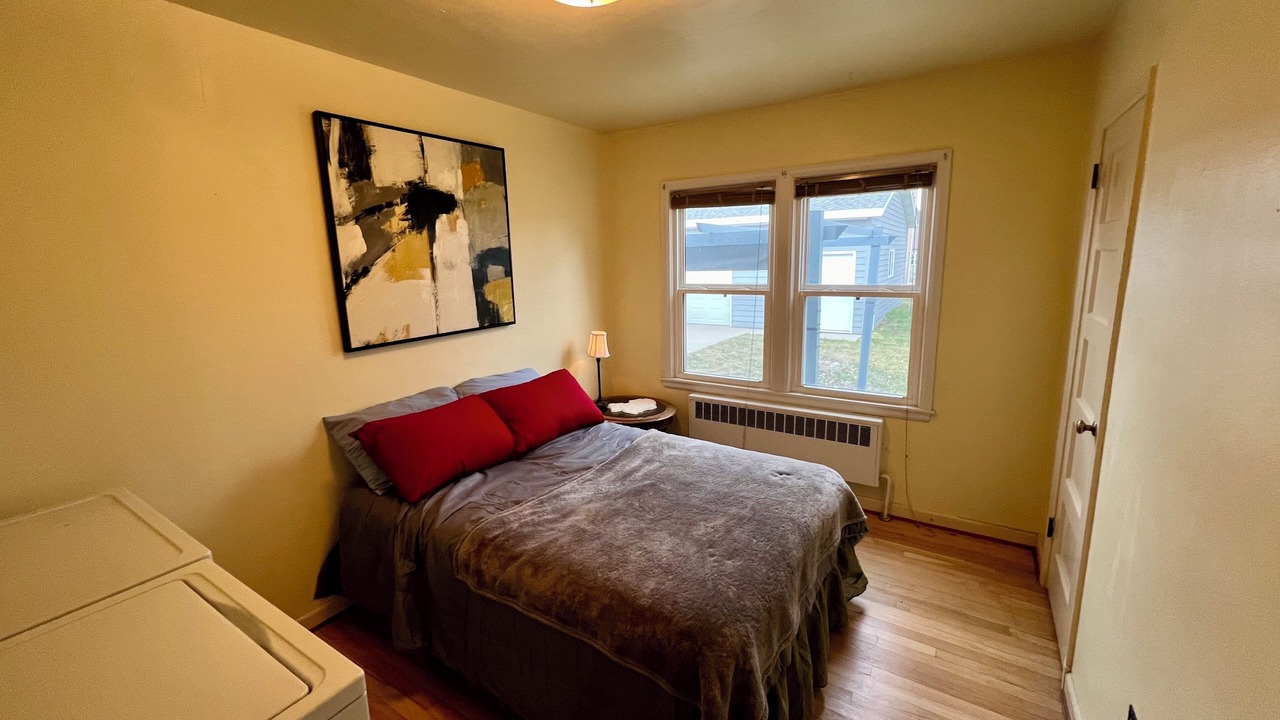 Photo of Bedroom in Riverdale