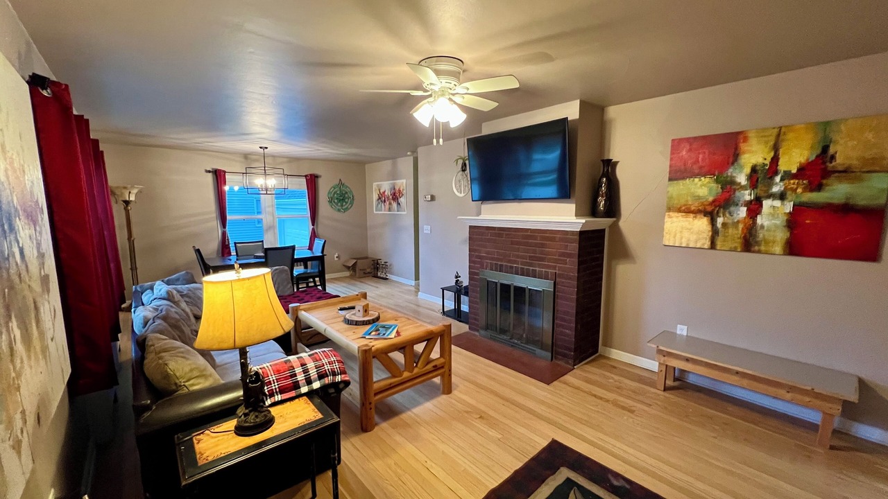 Photo of Livingroom in Riverdale