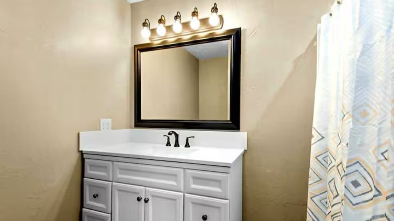 Photo of Bathroom in Brookeland