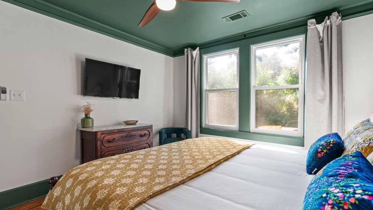 Photo of Bedroom in Pigeon Point