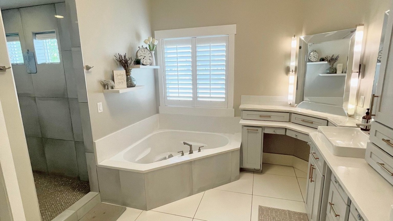 Photo of Bathroom in Mapleton