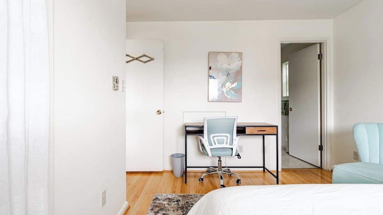 Photo of Bedroom in University District
