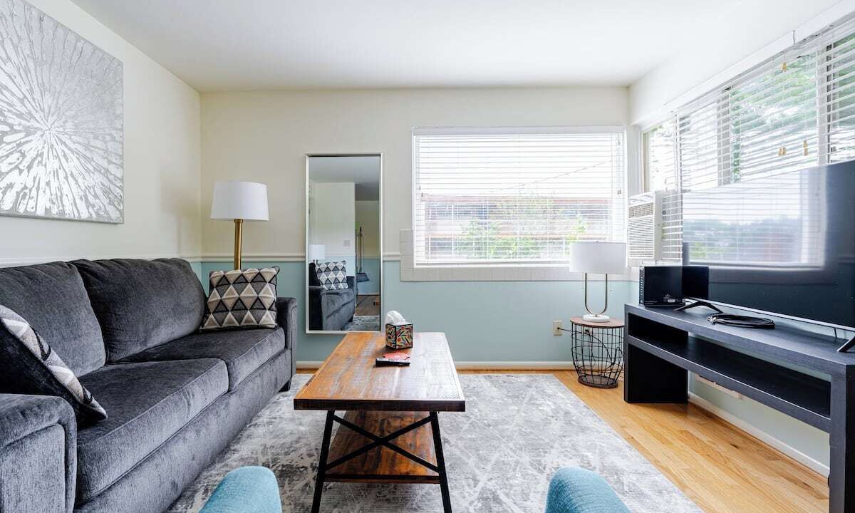 Photo of Livingroom in University District