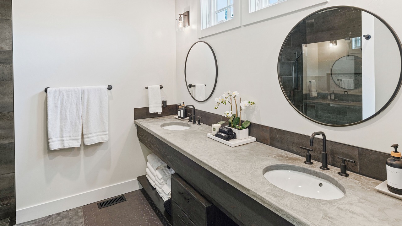 Photo of Bathroom in Dover Bay