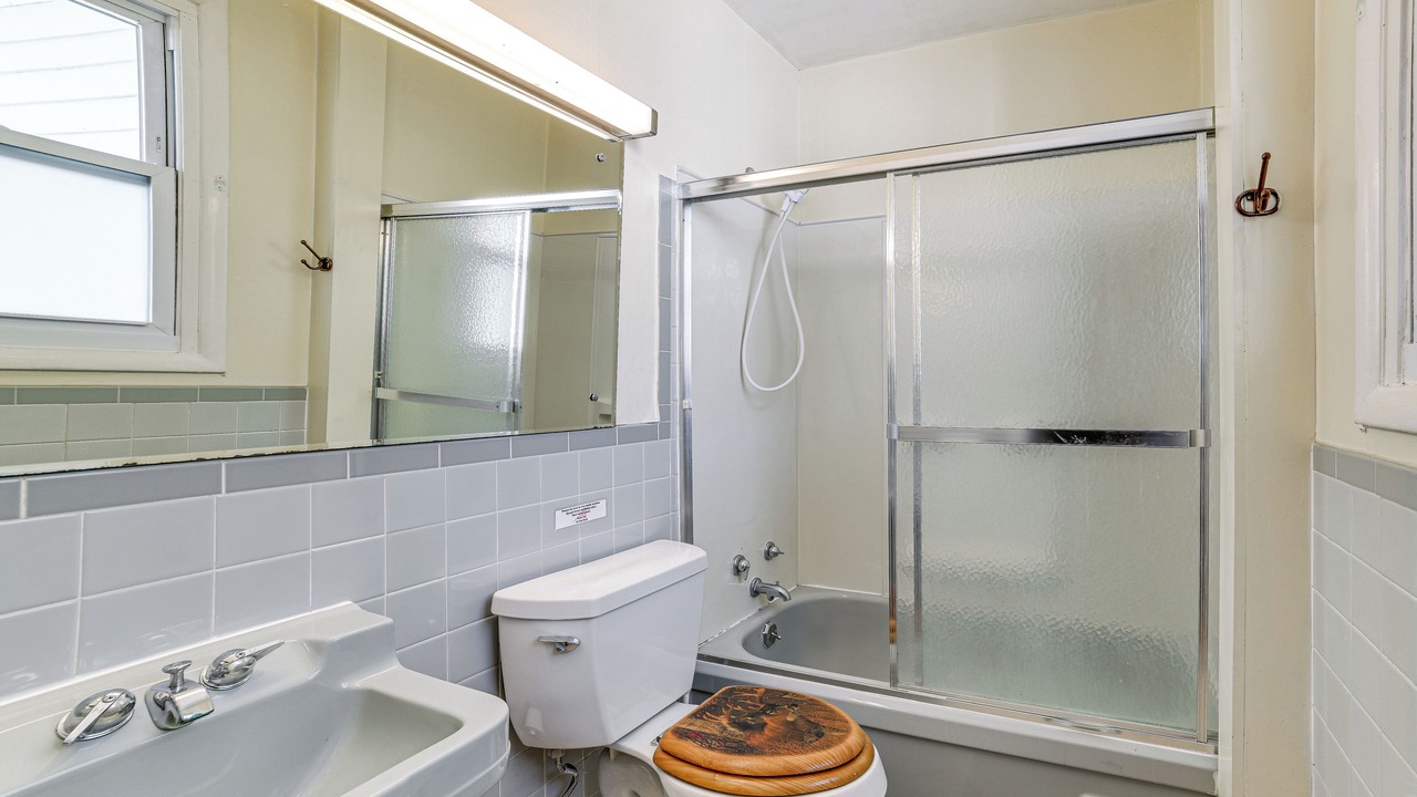 Photo of Bathroom in Shinhopple