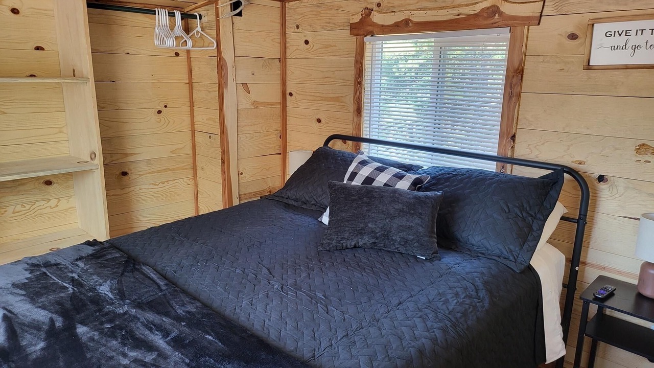 Photo of Bedroom in Hot Springs