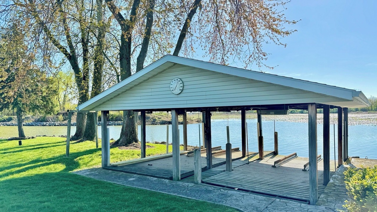 Photo of Outdoor in Lakeview