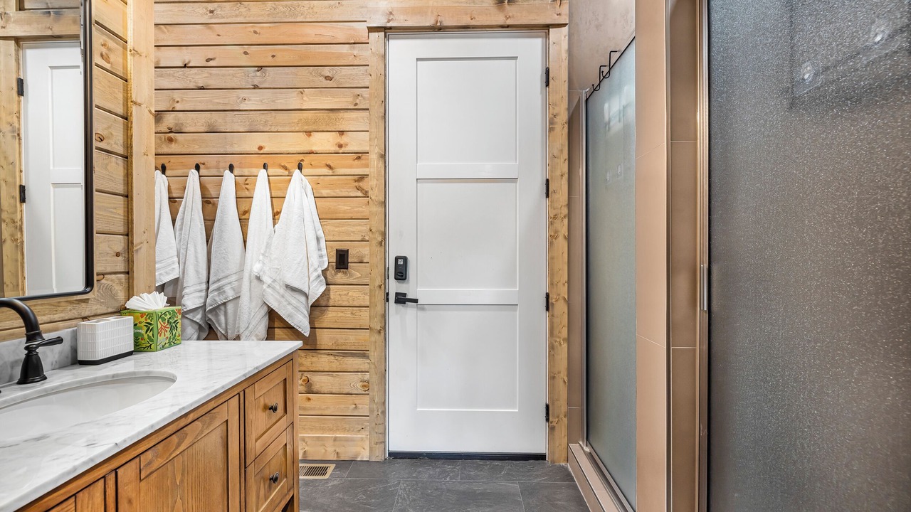 Photo of Bathroom in Island Park