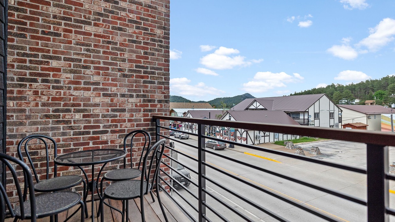 Photo of Patio Balcony in Hill City