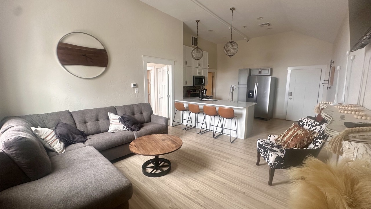 Photo of Livingroom in Frontier