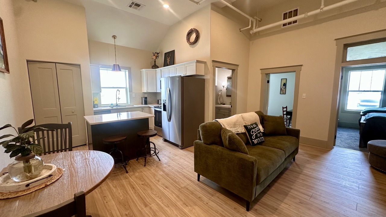 Photo of Livingroom in Frontier