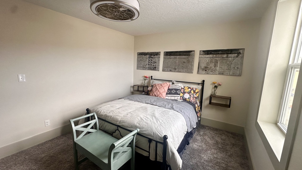 Photo of Bedroom in Frontier