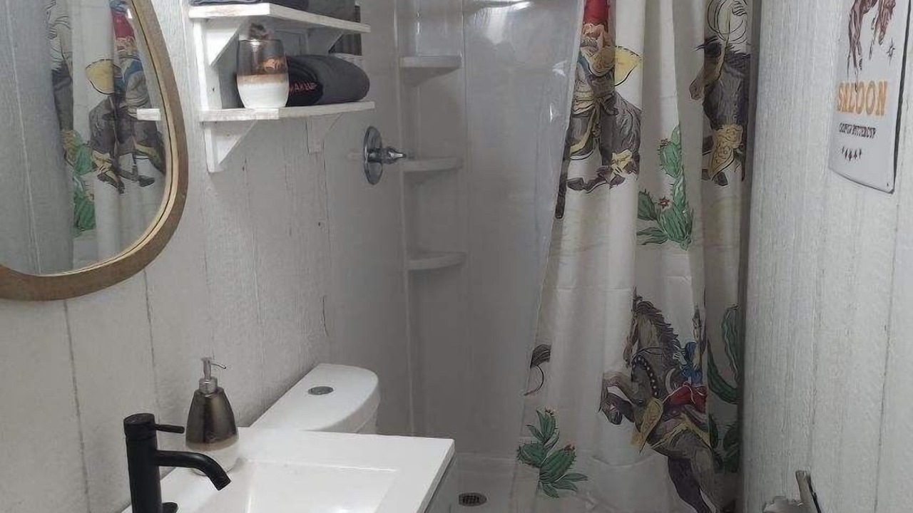 Photo of Bathroom in Browning