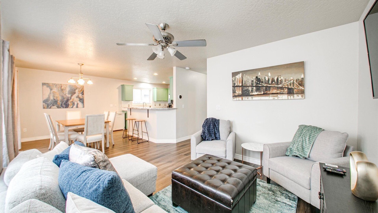 Photo of Livingroom in West Valley
