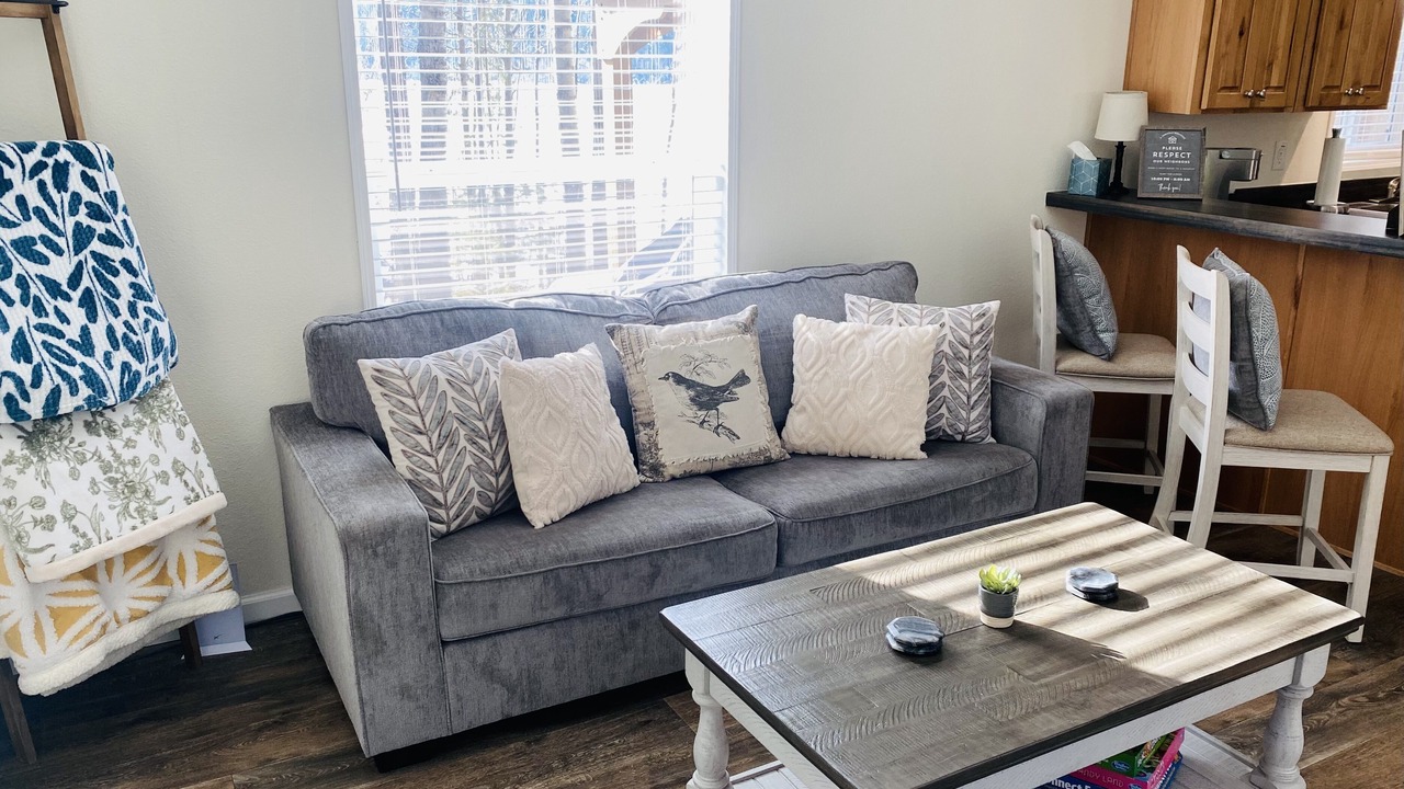 Photo of Livingroom in Hayden