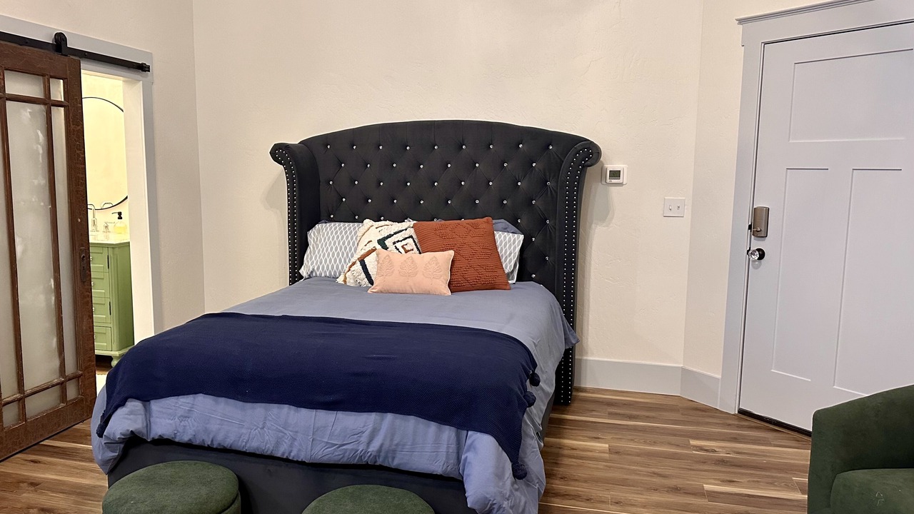 Photo of Bedroom in Frontier