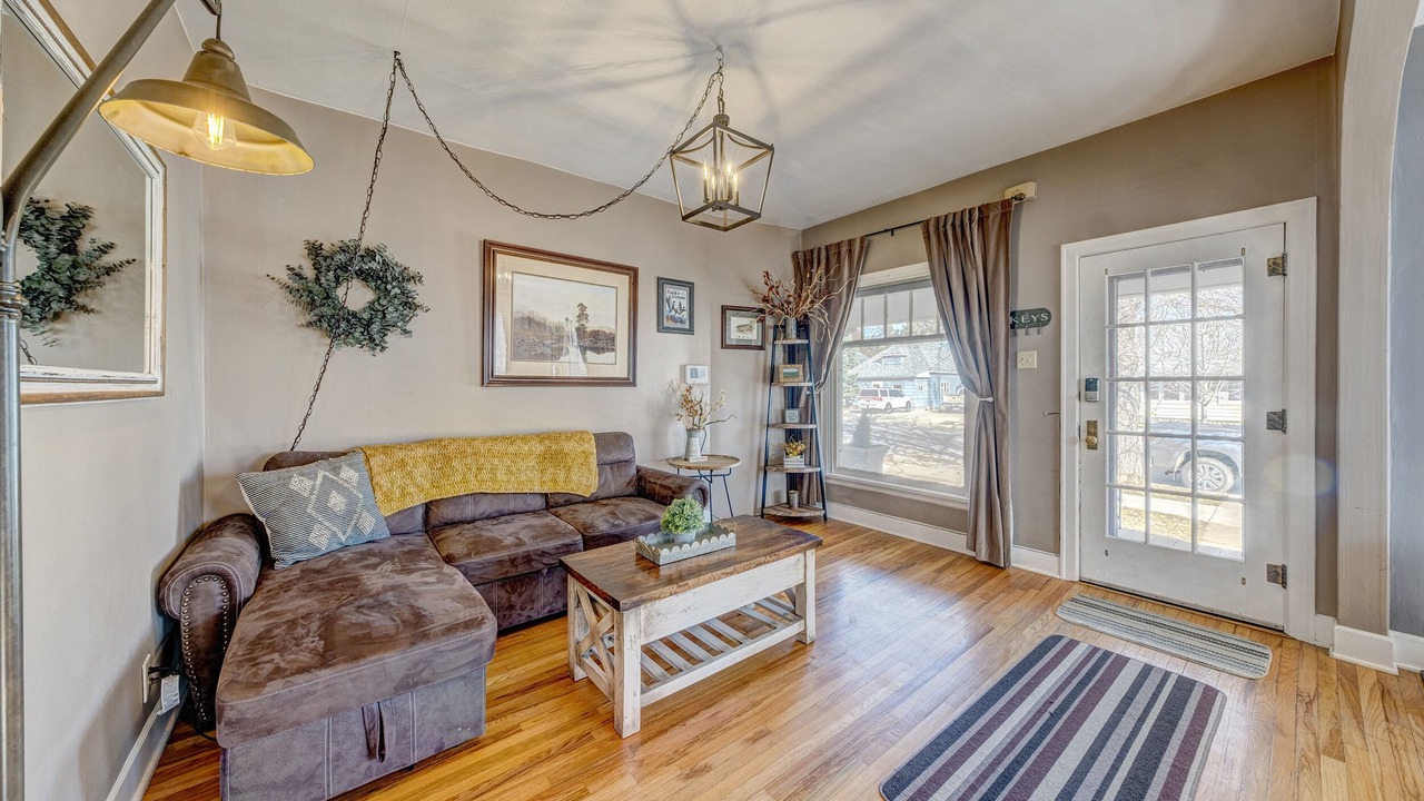 Photo of Livingroom in Sheridan