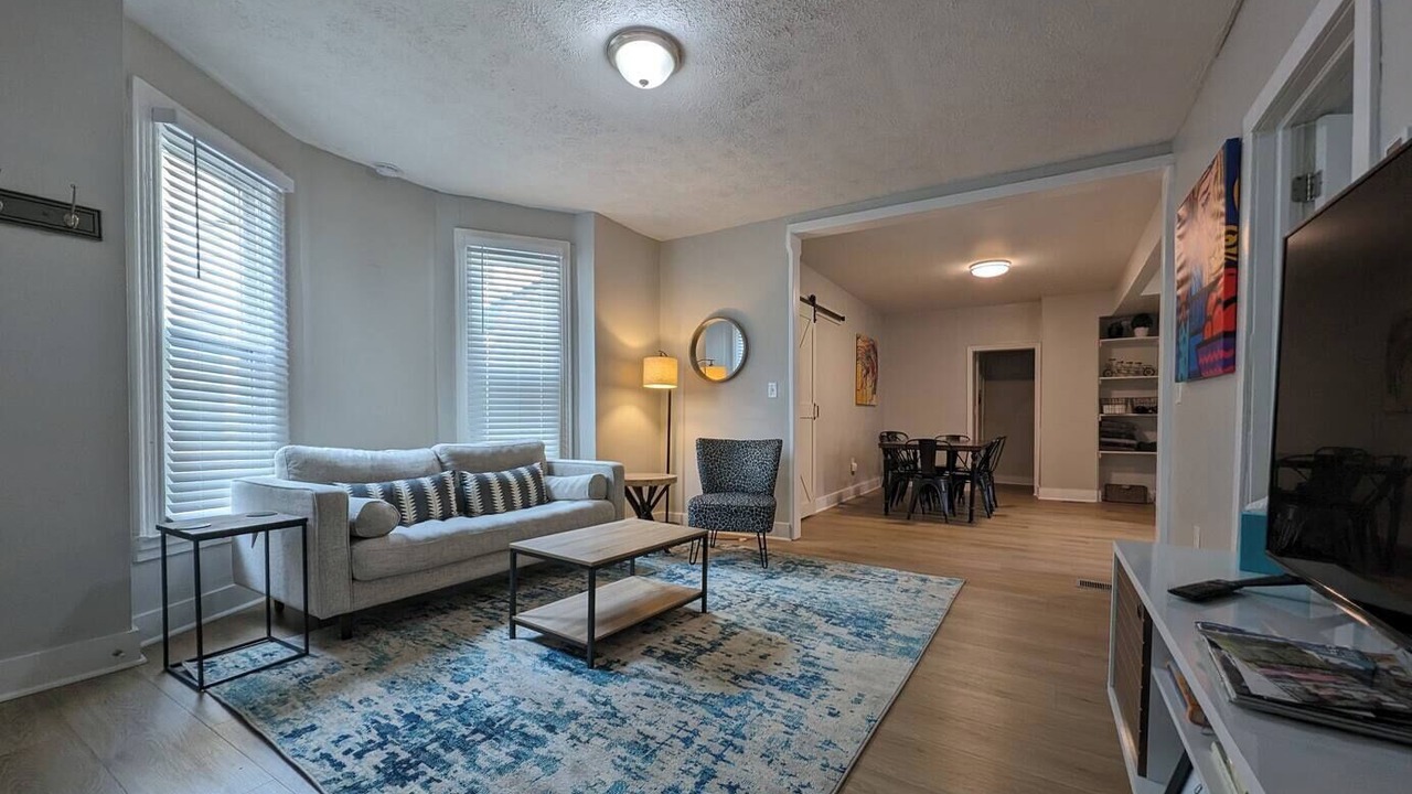 Photo of Livingroom in Ohio City