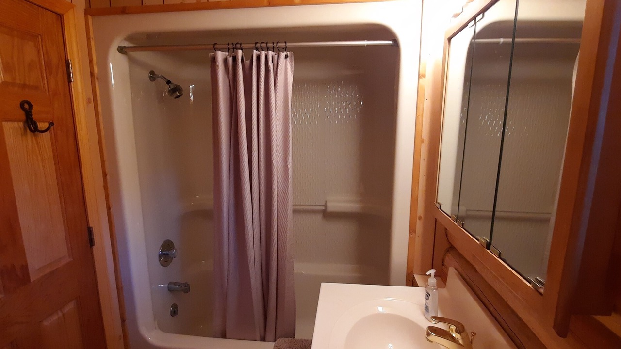 Photo of Bathroom in Saddlestring