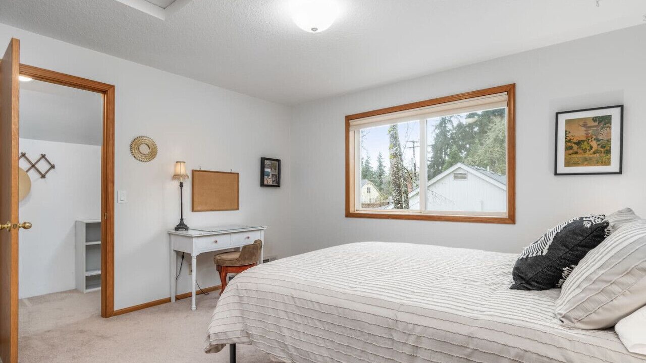 Photo of Bedroom in Central Oregon