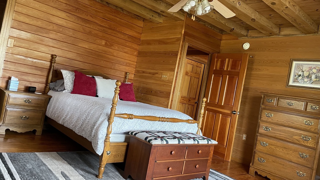 Photo of Bedroom in Deep Run